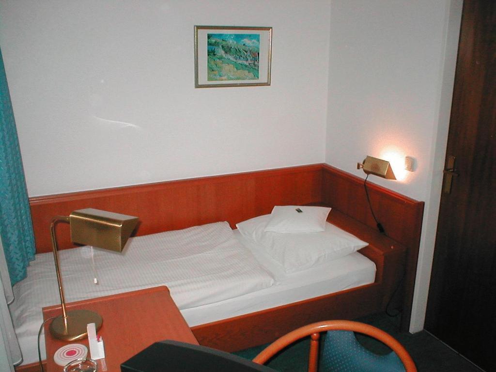 Hotel Zur Flora Essen Bilik gambar